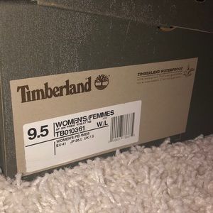 New in the box size 9.5 women’s timberland boot